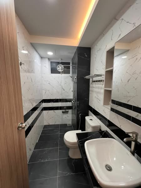 Kondominium untuk Disewa di QuayWest Residence - Vincent Tan - Bathroom - PropertyGuru.com.my