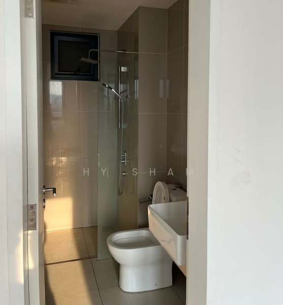 Servis Apartment untuk Disewa di Aster Green - HY Sham - Bathroom - PropertyGuru.com.my