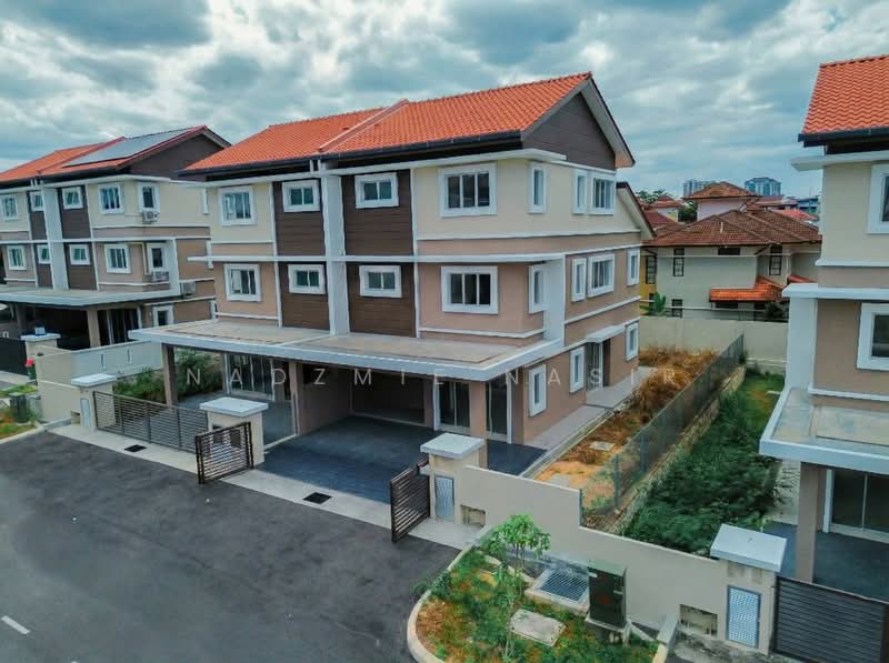 Semi-Detached House for Sale in Taman Ramal Suria (Bangi) - Nadzmie Nasir - Exterior - PropertyGuru.com.my
