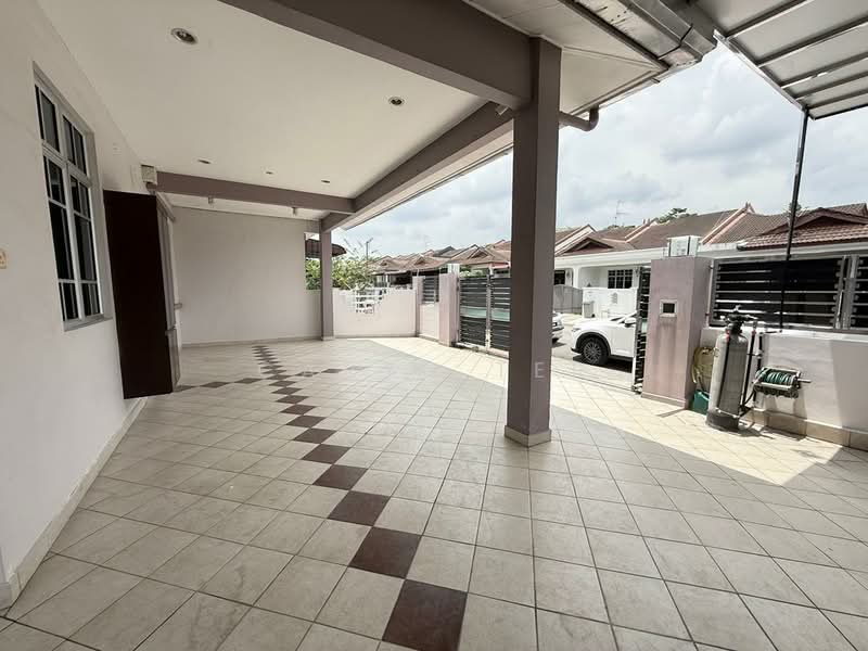 Rumah Teres 1 Tingkat untuk Dijual di Taman Setia Indah (Tebrau) - Caryn Ter - Exterior - PropertyGuru.com.my
