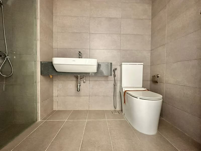 Kondominium untuk Dijual di Waterside Residence - Boon Siew - Bathroom - PropertyGuru.com.my