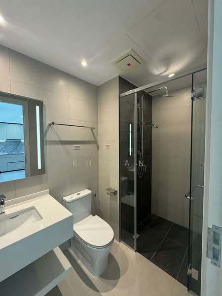 Apartment for Sale at R&F Princess Cove Phase 3-New Casa Suites - KH Tan - Bathroom - PropertyGuru.com.my