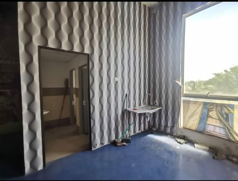 Kedai untuk Dijual di Port Klang (Pelabuhan Klang) (Selangor) - Kelly Teo - Interior - PropertyGuru.com.my