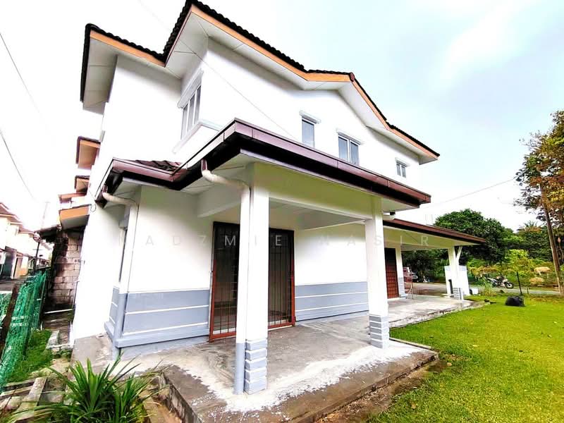 Rumah Teres 2 Tingkat untuk Dijual di Taman Impian Putra (Bangi) - Nadzmie Nasir - Exterior - PropertyGuru.com.my