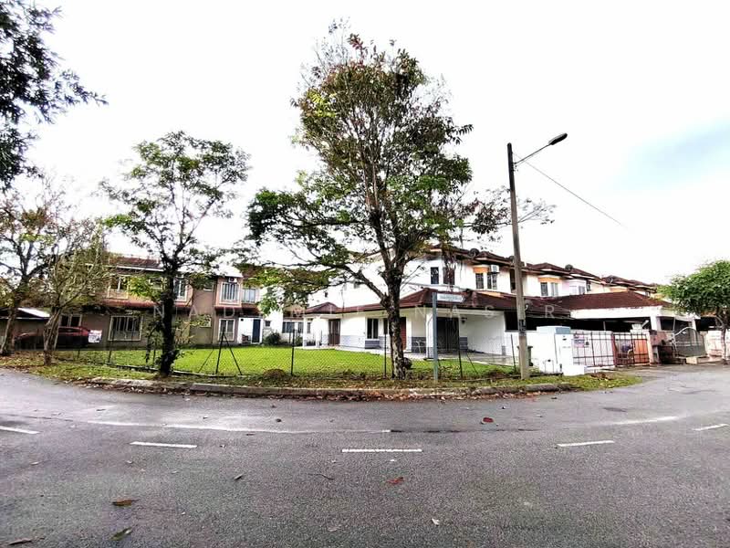 Rumah Teres 2 Tingkat untuk Dijual di Taman Impian Putra (Bangi) - Nadzmie Nasir - Exterior - PropertyGuru.com.my