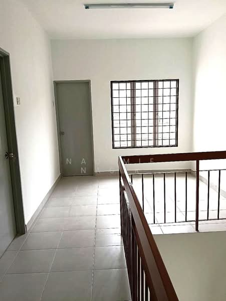 Rumah Teres 2 Tingkat untuk Dijual di Taman Impian Putra (Bangi) - Nadzmie Nasir - Corridor - PropertyGuru.com.my