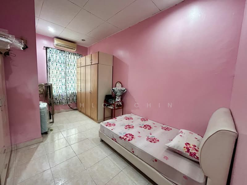 Rumah Teres 2 Tingkat untuk Dijual di Taman Bestari Indah (Ulu Tiram) - Chloe Chin - Bedroom - PropertyGuru.com.my