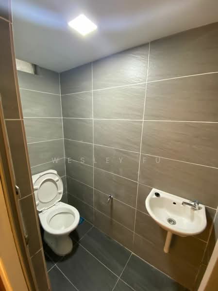 Rumah Flat untuk Dijual di Lestari Apartment - Wesley Fu - Bathroom - PropertyGuru.com.my