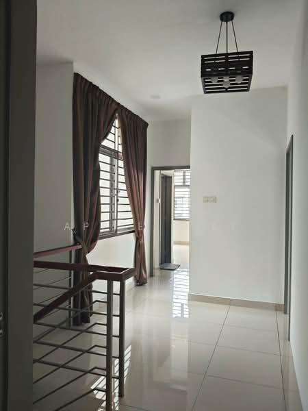 Rumah Teres 2 Tingkat untuk Disewa di Taman Redang (Johor Bahru) - Apple Chey - Corridor - PropertyGuru.com.my
