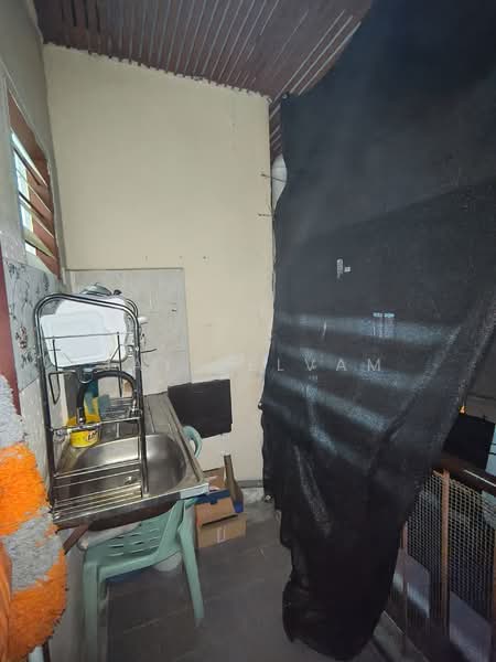 Rumah Flat untuk Dijual di Flat Taman Melati Blok A - Jay Selvam - Kitchen - PropertyGuru.com.my