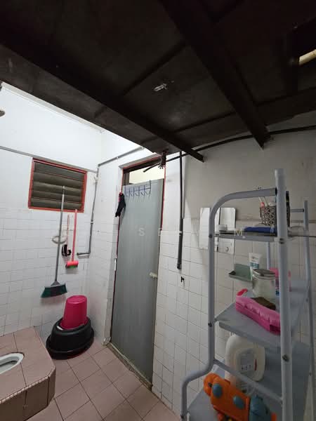 Rumah Flat untuk Dijual di Flat Taman Melati Blok A - Jay Selvam - Bathroom - PropertyGuru.com.my