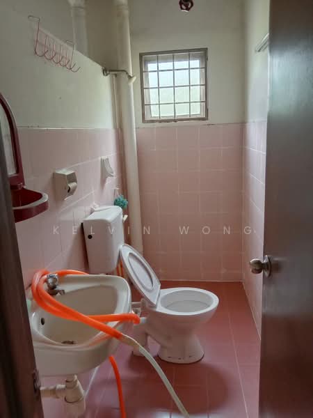 Pangsapuri untuk Dijual di Pangsapuri Orkid - Kelvin Wong - Bathroom - PropertyGuru.com.my