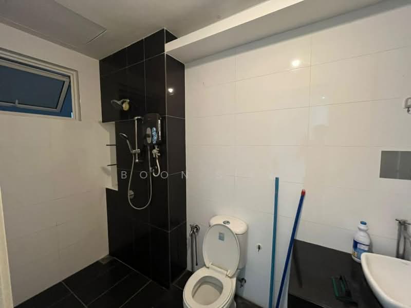 Condominium for Sale at The Clovers - Boon Siew - Bathroom - PropertyGuru.com.my