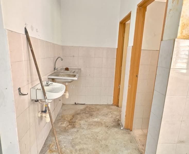 Shop / Office for Rent in Petaling Jaya (Selangor) - Bowie Liao - Bathroom - PropertyGuru.com.my