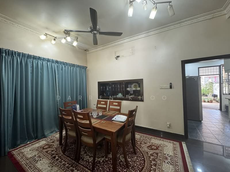 Rumah Berkembar untuk Dijual di Seri Kembangan (Selangor) - Darren Khoo - Dining Room - PropertyGuru.com.my
