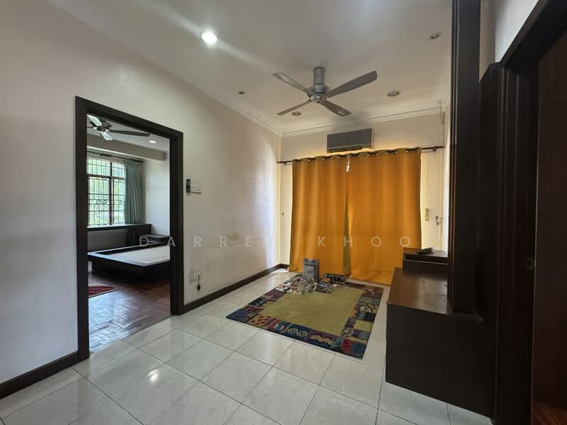 Rumah Berkembar untuk Dijual di Seri Kembangan (Selangor) - Darren Khoo - Living Room - PropertyGuru.com.my
