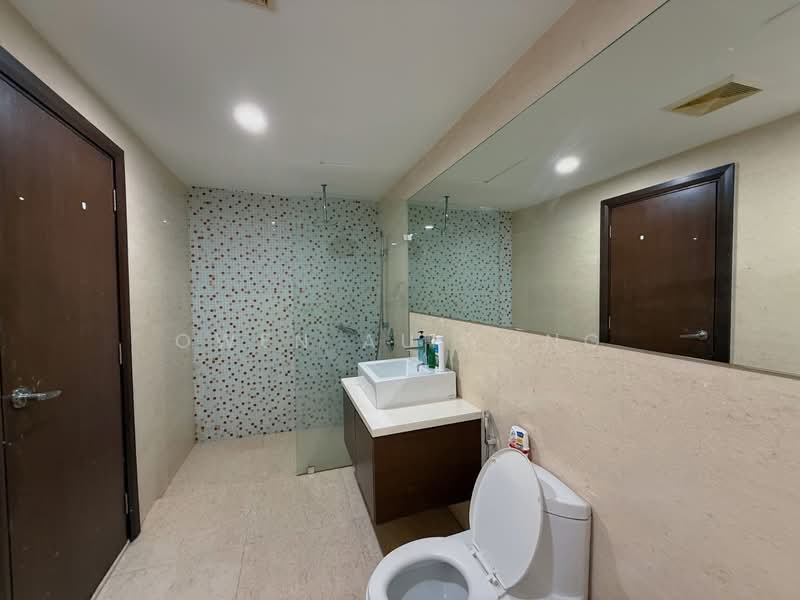Servis Apartment untuk Disewa di Regalia Residence - Owen Au Yong - Bathroom - PropertyGuru.com.my