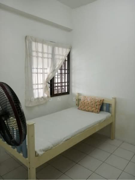 Apartment for Sale at Krystal Villa - Boon Siew - Bedroom - PropertyGuru.com.my