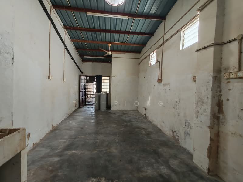 Shop for Sale in Tengkera (Melaka City) - Tim Piong - Interior - PropertyGuru.com.my