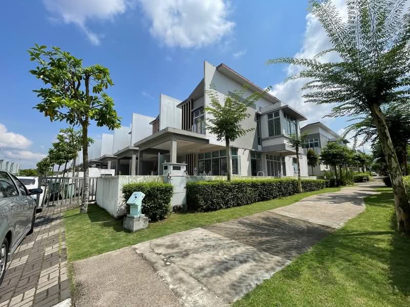 2-storey Terraced House for Rent in Taman Mount Austin (Tebrau) - William Loke - Exterior - PropertyGuru.com.my