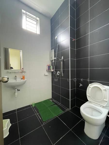 2-storey Terraced House for Rent in Taman Mount Austin (Tebrau) - William Loke - Bathroom - PropertyGuru.com.my