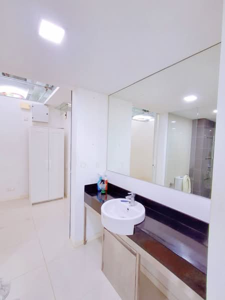 Service Residence for Rent at Tropicana Avenue - Hor Yan - Bathroom - PropertyGuru.com.my