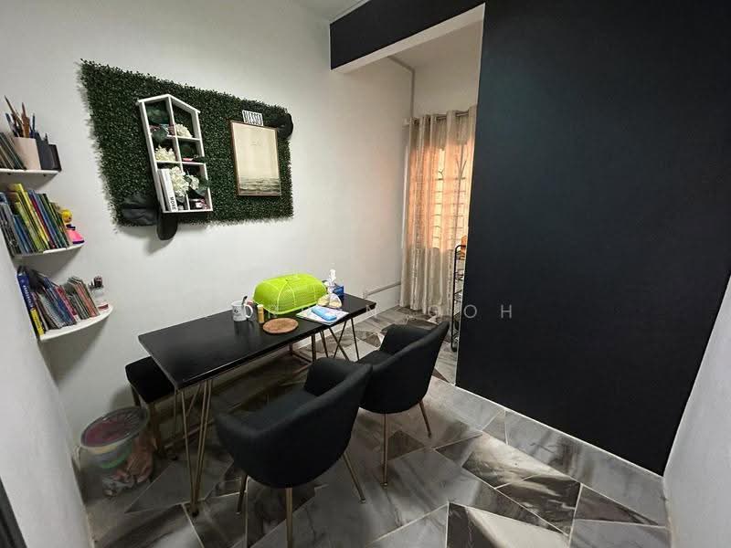 Rumah Teres 2-Tingkat untuk Dijual di Shah Alam (Selangor) - Warren Goh - Study - PropertyGuru.com.my
