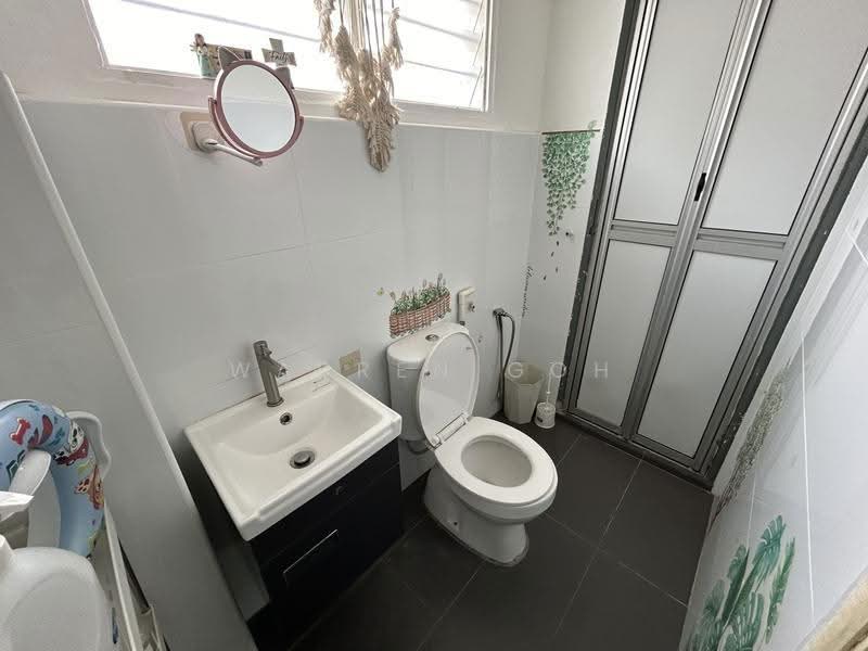 Rumah Teres 2-Tingkat untuk Dijual di Shah Alam (Selangor) - Warren Goh - Bathroom - PropertyGuru.com.my