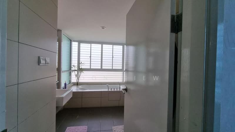Kondominium untuk Dijual di Platino Condominium - Boon Siew - Bathroom - PropertyGuru.com.my