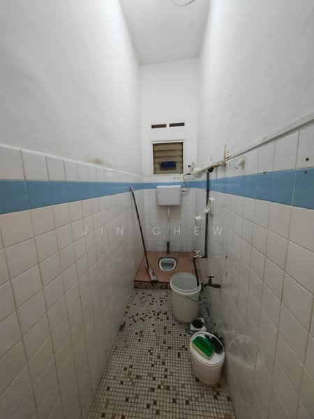 Rumah Teres 2 Tingkat untuk Disewa di Johor Bahru (Johor) - Jin Chew - Bathroom - PropertyGuru.com.my