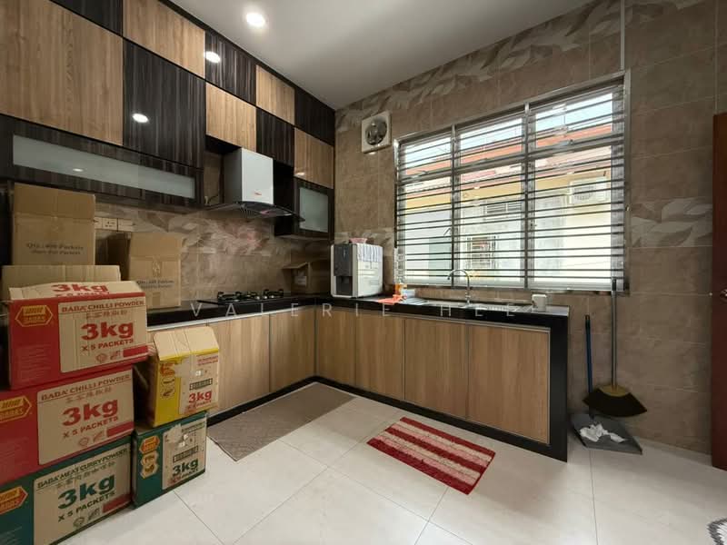 1-storey Terraced House for Sale in Taman Bestari Indah (Ulu Tiram) - Valerie Hee - Kitchen - PropertyGuru.com.my