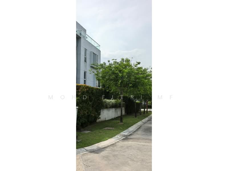 Zero-Lot Bungalow for Sale in Lakefront Villa (Cyberjaya) - Mohd Fitri MF - Exterior - PropertyGuru.com.my