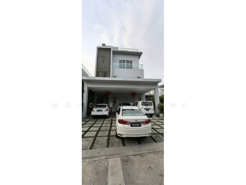 Zero-Lot Bungalow for Sale in Lakefront Villa (Cyberjaya) - Mohd Fitri MF - Exterior - PropertyGuru.com.my