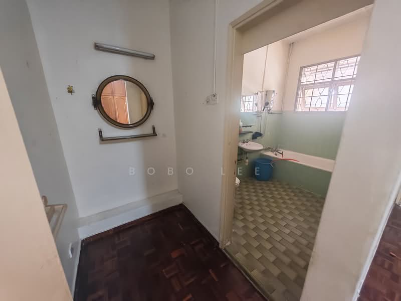 2-storey Terraced House for Sale in Taman Overseas Union (Taman Oug) (Jalan Klang Lama (Old Klang Road)) - Bobo Lee - Bathroom - PropertyGuru.com.my