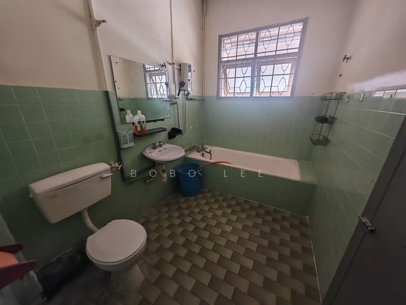 2-storey Terraced House for Sale in Taman Overseas Union (Taman Oug) (Jalan Klang Lama (Old Klang Road)) - Bobo Lee - Bathroom - PropertyGuru.com.my