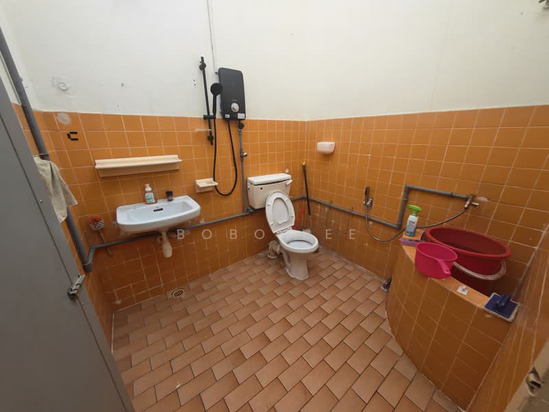 2-storey Terraced House for Sale in Taman Overseas Union (Taman Oug) (Jalan Klang Lama (Old Klang Road)) - Bobo Lee - Bathroom - PropertyGuru.com.my