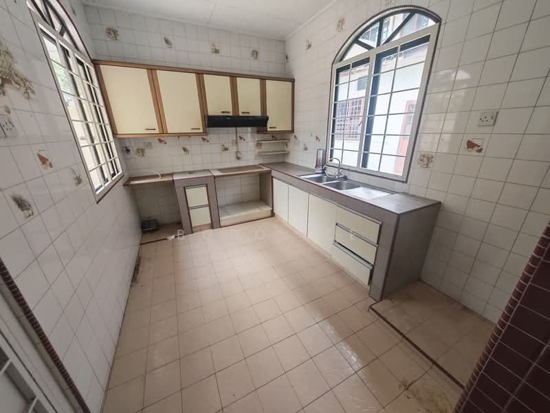 2-storey Terraced House for Sale in Taman Overseas Union (Taman Oug) (Jalan Klang Lama (Old Klang Road)) - Bobo Lee - Kitchen - PropertyGuru.com.my