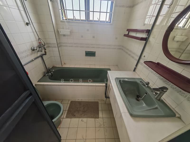 2-storey Terraced House for Sale in Taman Overseas Union (Taman Oug) (Jalan Klang Lama (Old Klang Road)) - Bobo Lee - Bathroom - PropertyGuru.com.my