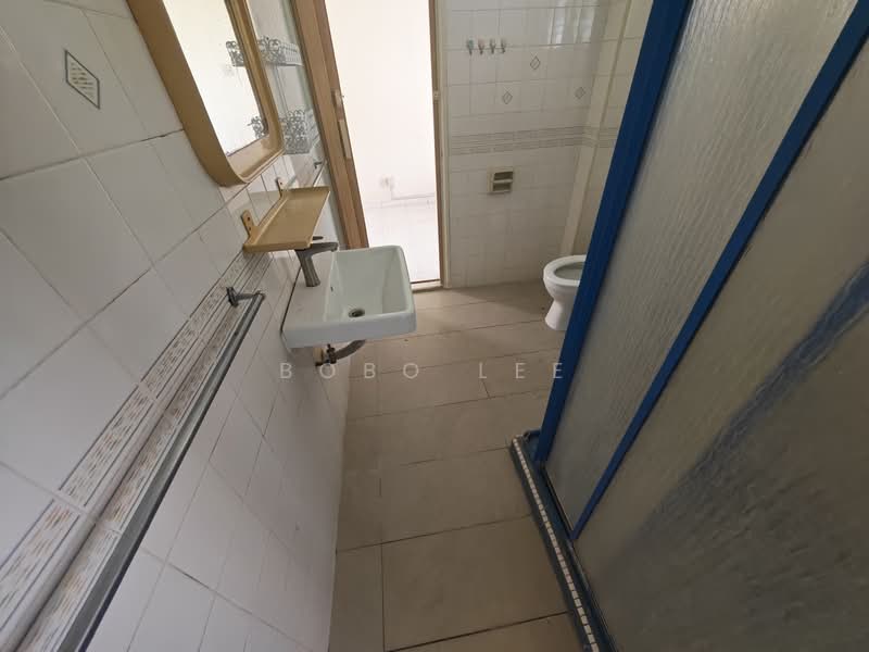 2-storey Terraced House for Sale in Taman Overseas Union (Taman Oug) (Jalan Klang Lama (Old Klang Road)) - Bobo Lee - Bathroom - PropertyGuru.com.my