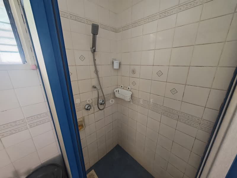 2-storey Terraced House for Sale in Taman Overseas Union (Taman Oug) (Jalan Klang Lama (Old Klang Road)) - Bobo Lee - Bathroom - PropertyGuru.com.my