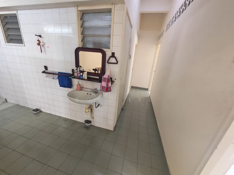 Semi-Detached House for Sale in Taman Overseas Union (Taman Oug) (Jalan Klang Lama (Old Klang Road)) - Bobo Lee - Bathroom - PropertyGuru.com.my