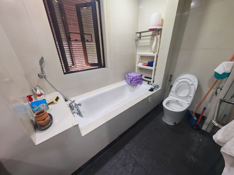 Bungalow for Sale in Sri Petaling (Kuala Lumpur) - Bobo Lee - Bathroom - PropertyGuru.com.my