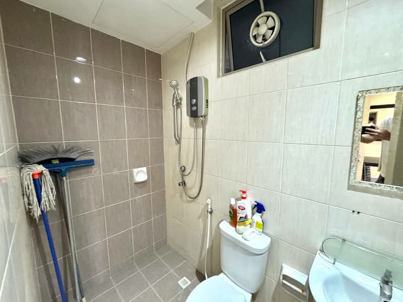Servis Apartment untuk Disewa di Birch Plaza - Gan Chun Kai - Bathroom - PropertyGuru.com.my
