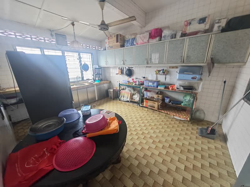 1-storey Terraced House for Sale in Taman Overseas Union (Taman Oug) (Jalan Klang Lama (Old Klang Road)) - Bobo Lee - Kitchen - PropertyGuru.com.my