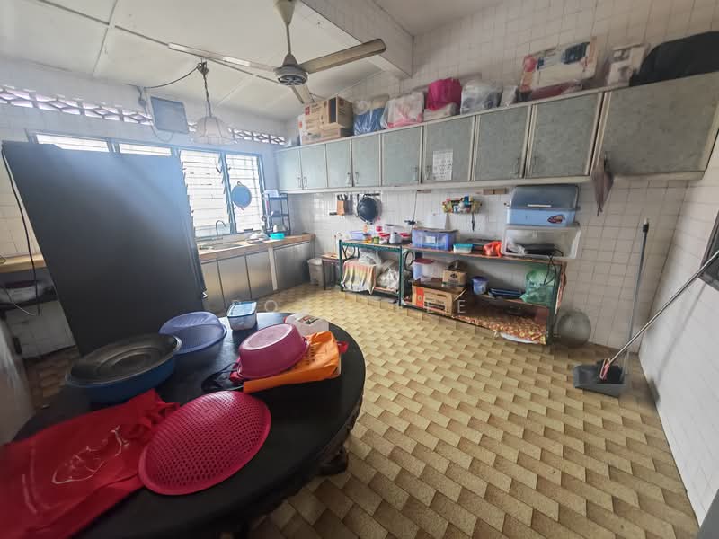 1-storey Terraced House for Sale in Taman Overseas Union (Taman Oug) (Jalan Klang Lama (Old Klang Road)) - Bobo Lee - Kitchen - PropertyGuru.com.my