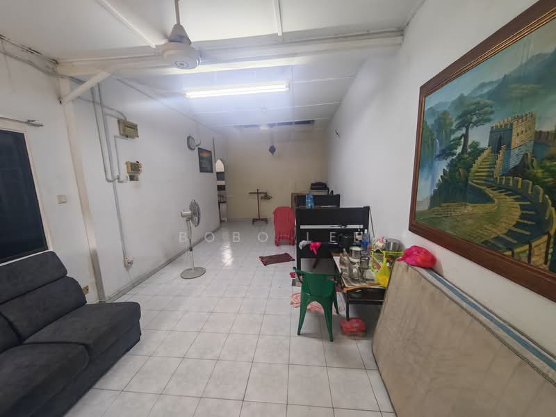 1-storey Terraced House for Sale in Taman Overseas Union (Taman Oug) (Jalan Klang Lama (Old Klang Road)) - Bobo Lee - Living Room - PropertyGuru.com.my