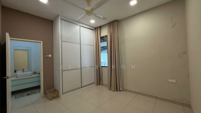 Semi-Detached House for Rent in Taman Mount Austin (Tebrau) - Jessy Koh - Bedroom - PropertyGuru.com.my