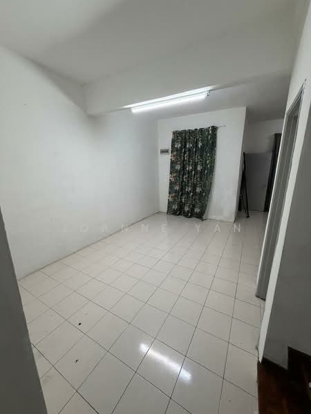 2-storey Terraced House for Rent in Bandar Putra Permai (Seri Kembangan) - Joanne Yan - Interior - PropertyGuru.com.my