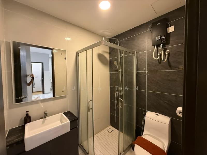 Kondominium untuk Disewa di Bay Point @ Country Garden Danga Bay - Julia Tan - Bathroom - PropertyGuru.com.my