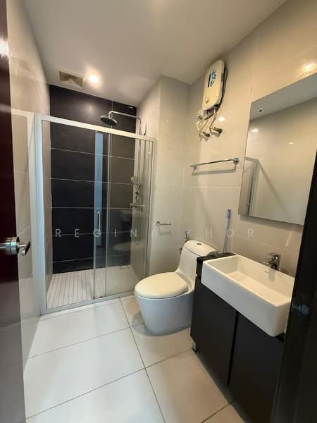 Condominium for Rent at Amberside @ Country Garden Danga Bay - Regina Khor - Bathroom - PropertyGuru.com.my